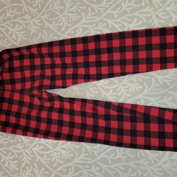 2 Pairs of Girls Size 5 and 5T Leggings.  Old Navy Buffalo 5T /Disney Frozen 2 - Picture 5 of 10